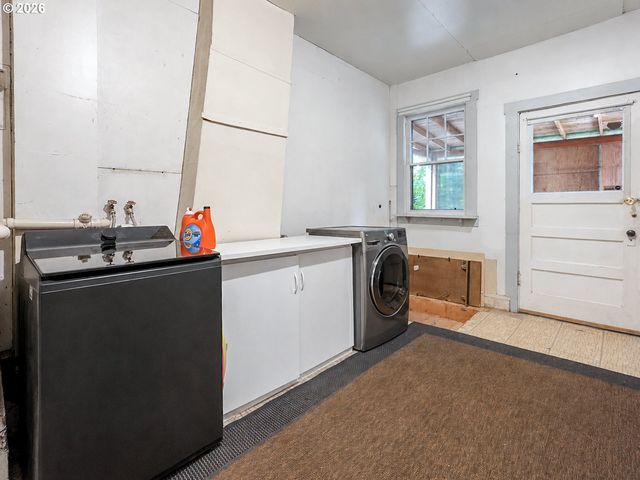 23 E Ave, Lake Oswego, OR 97034