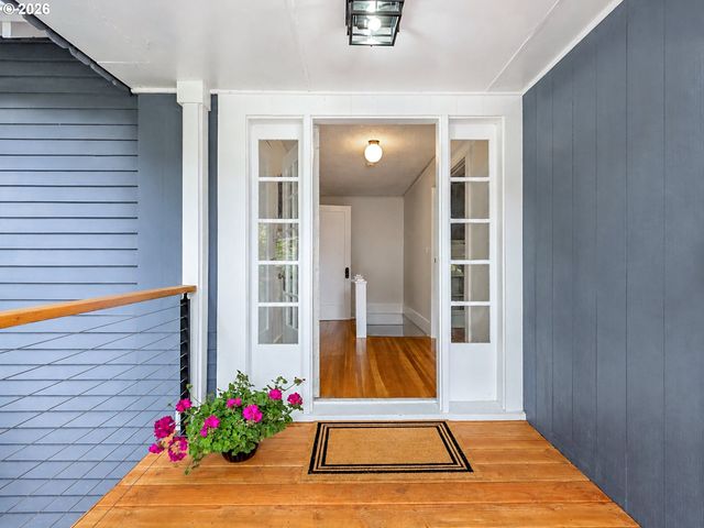 23 E Ave, Lake Oswego, OR 97034