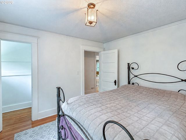 23 E Ave, Lake Oswego, OR 97034