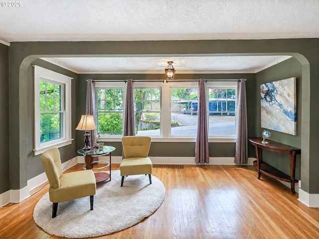23 E Ave, Lake Oswego, OR 97034