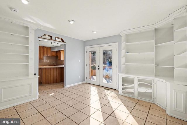 5819 STONE RIDGE DR, Centreville, VA 20120