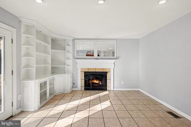 5819 STONE RIDGE DR, Centreville, VA 20120