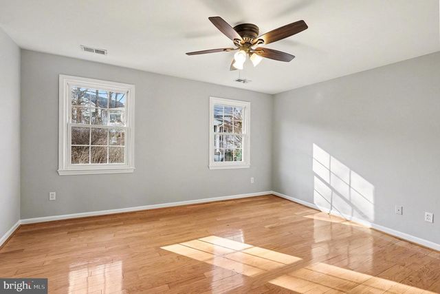 5819 STONE RIDGE DR, Centreville, VA 20120