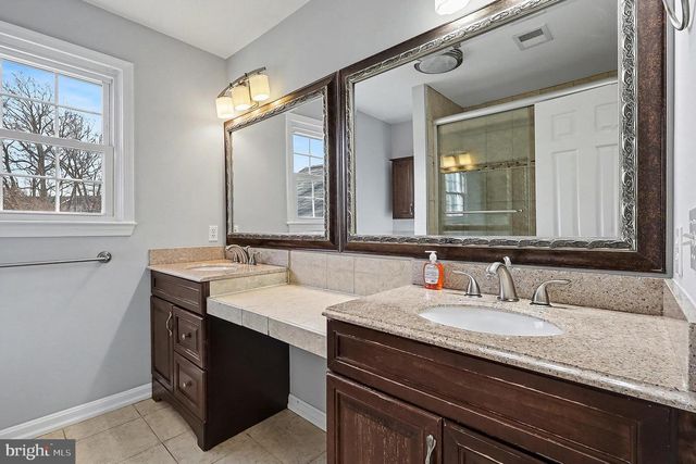 5819 STONE RIDGE DR, Centreville, VA 20120