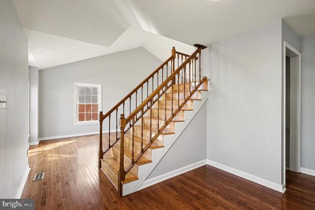 5819 STONE RIDGE DR, Centreville, VA 20120