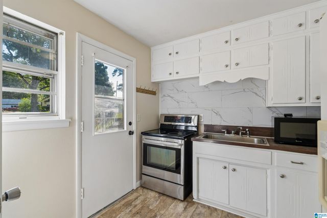 1128 ROBERT E LEE STREET, Leeds, AL 35094