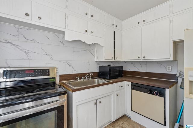 1128 ROBERT E LEE STREET, Leeds, AL 35094