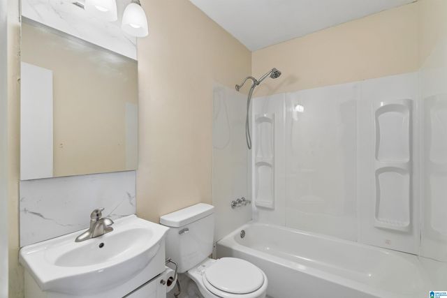 1128 ROBERT E LEE STREET, Leeds, AL 35094