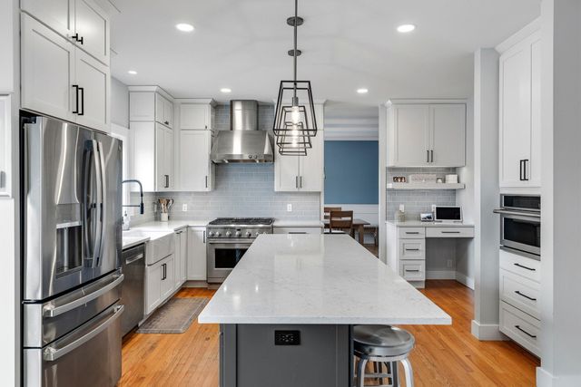 20 Vale Drive, South Burlington, VT 05403