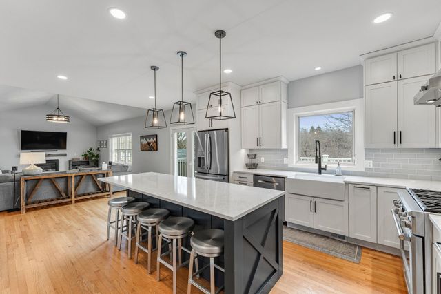 20 Vale Drive, South Burlington, VT 05403