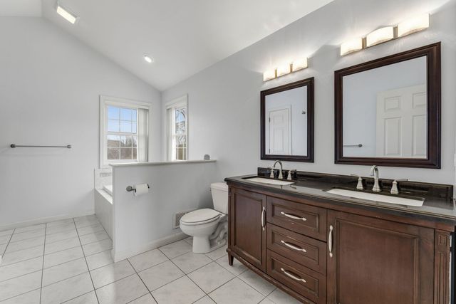 20 Vale Drive, South Burlington, VT 05403