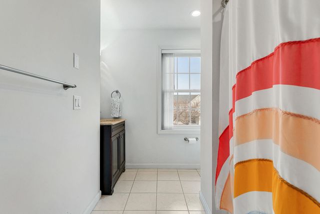 20 Vale Drive, South Burlington, VT 05403