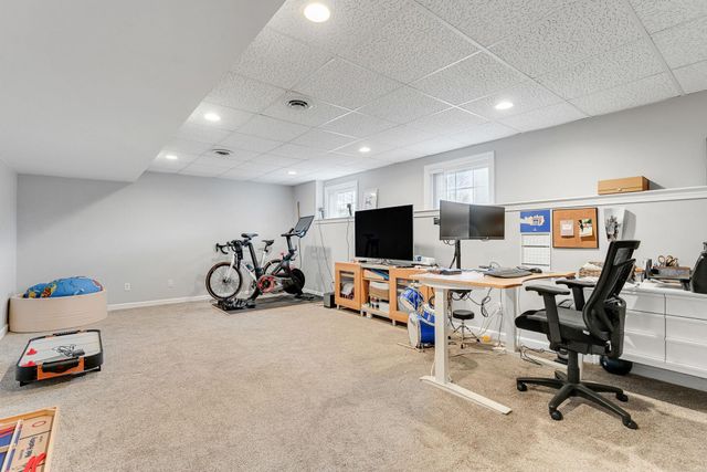 20 Vale Drive, South Burlington, VT 05403