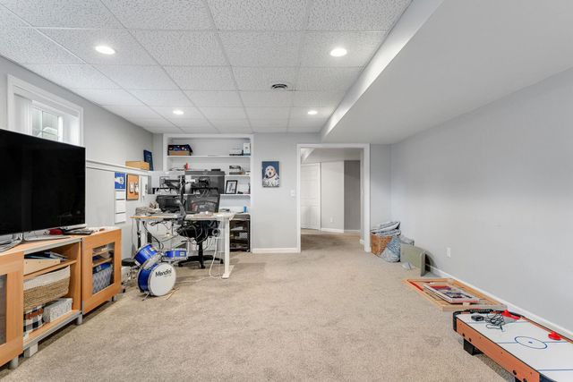 20 Vale Drive, South Burlington, VT 05403
