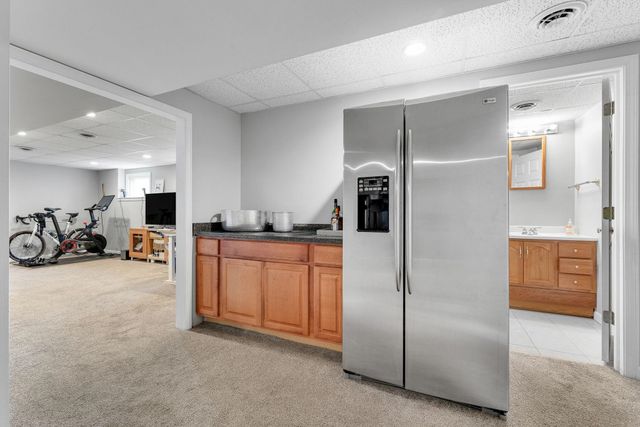 20 Vale Drive, South Burlington, VT 05403