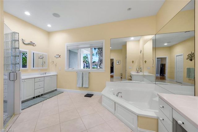 60 Covewood CT, Marco Island, FL 34145