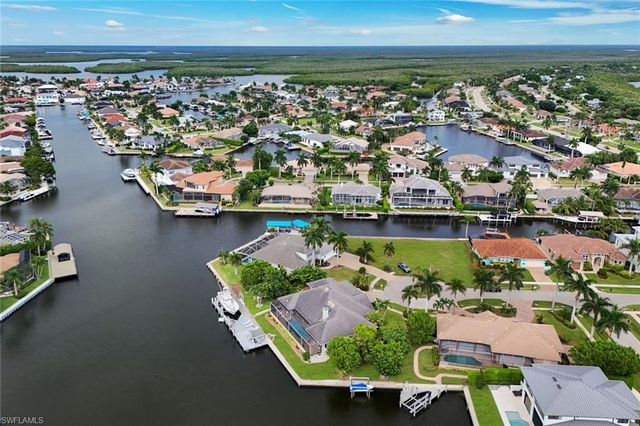 60 Covewood CT, Marco Island, FL 34145