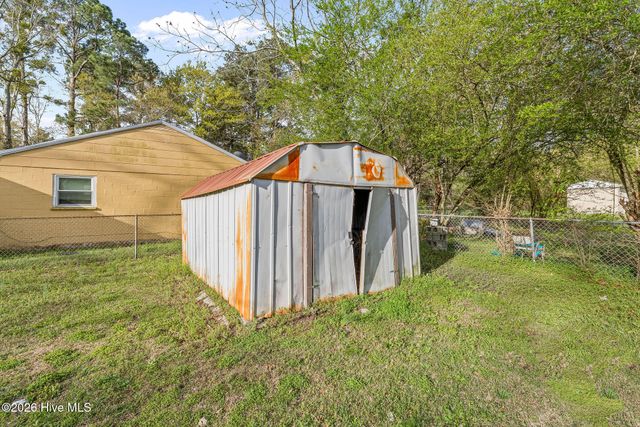 302 S Johnson Street, Mount Olive, NC 28365