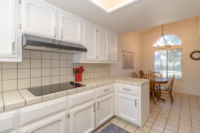 9152 N Woodlawn Drive, Fresno, CA 93720