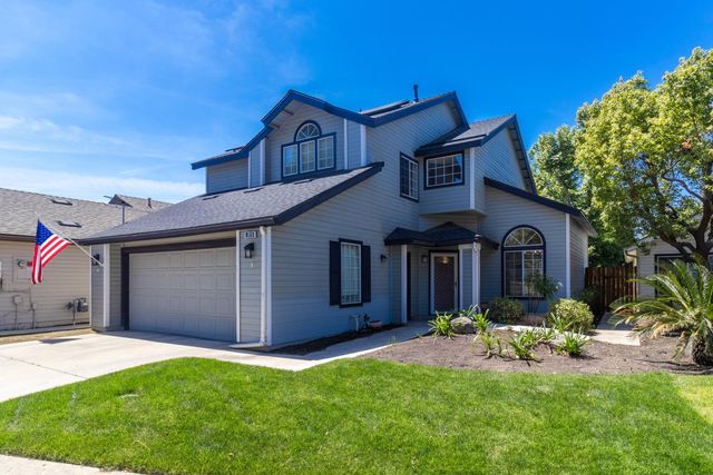 9152 N Woodlawn Drive, Fresno, CA 93720
