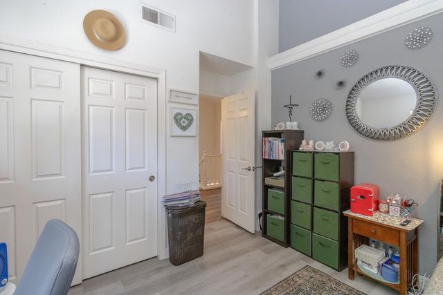 9152 N Woodlawn Drive, Fresno, CA 93720