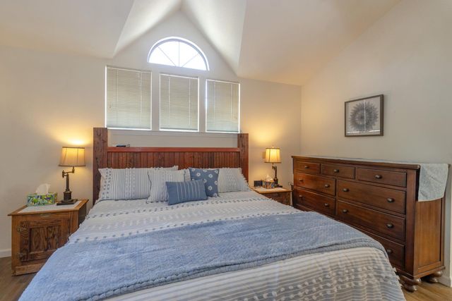 9152 N Woodlawn Drive, Fresno, CA 93720
