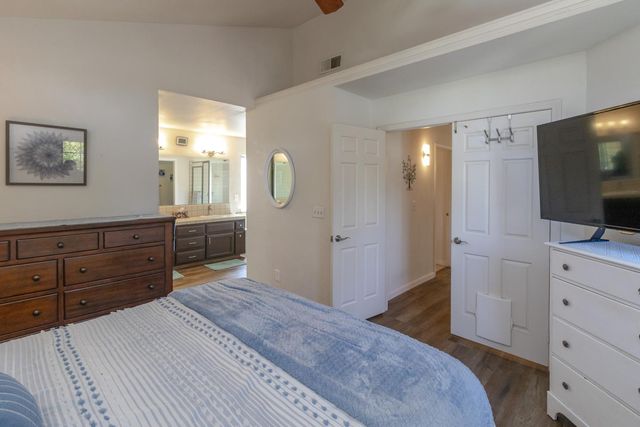 9152 N Woodlawn Drive, Fresno, CA 93720