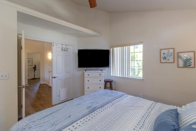 9152 N Woodlawn Drive, Fresno, CA 93720