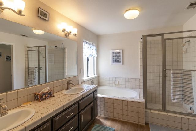 9152 N Woodlawn Drive, Fresno, CA 93720