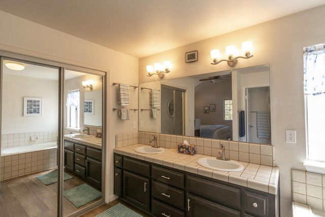 9152 N Woodlawn Drive, Fresno, CA 93720