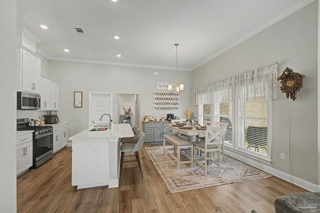 8967 Eureka St, Milton, FL 32583