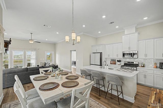 8967 Eureka St, Milton, FL 32583