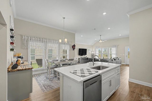 8967 Eureka St, Milton, FL 32583