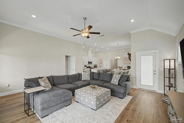 8967 Eureka St, Milton, FL 32583