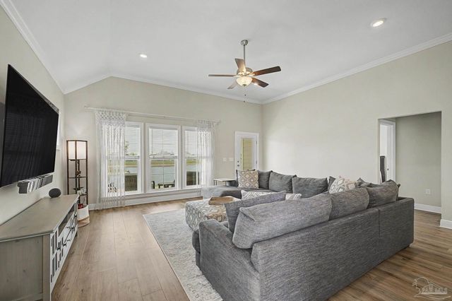 8967 Eureka St, Milton, FL 32583