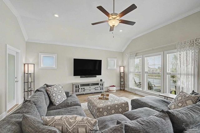 8967 Eureka St, Milton, FL 32583