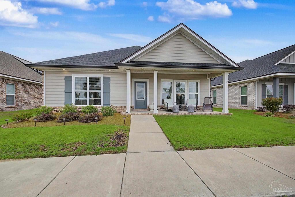 8967 Eureka St, Milton, FL 32583