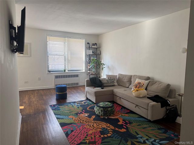37-27 86th Street 1M, Jackson Heights, NY 11372