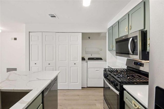 1466 Keys Crossing Drive NE, Brookhaven, GA 30319