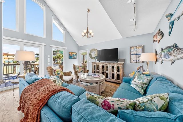 1000 Private Road E, Port Aransas, TX 78373