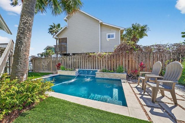 1000 Private Road E, Port Aransas, TX 78373