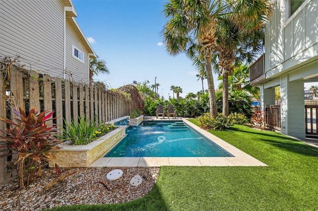 1000 Private Road E, Port Aransas, TX 78373