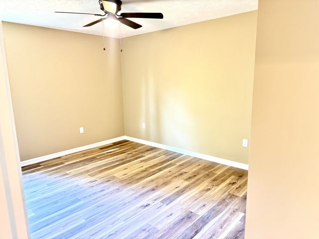215 Ake St, Estill Springs, TN 37330