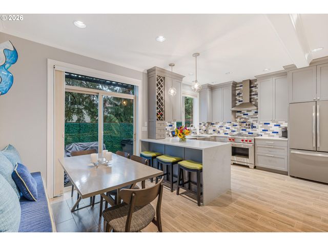 15171 Sw CANYON WREN Way, Beaverton, OR 97007