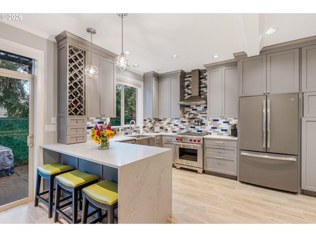 15171 Sw CANYON WREN Way, Beaverton, OR 97007