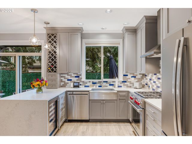 15171 Sw CANYON WREN Way, Beaverton, OR 97007