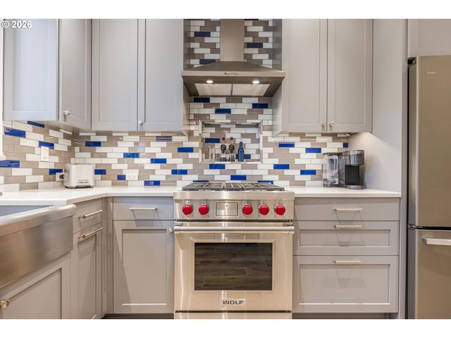 15171 Sw CANYON WREN Way, Beaverton, OR 97007