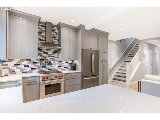 15171 Sw CANYON WREN Way, Beaverton, OR 97007