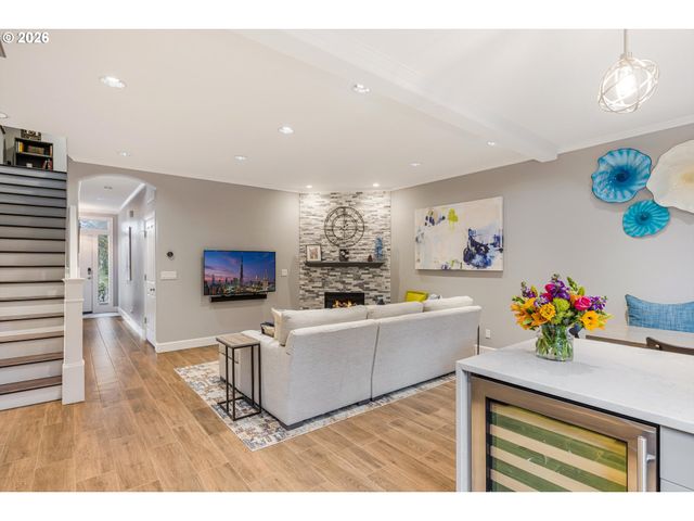 15171 Sw CANYON WREN Way, Beaverton, OR 97007