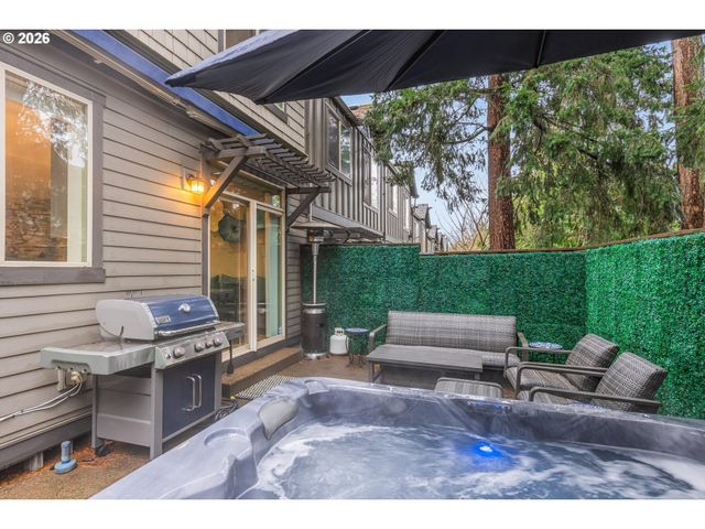 15171 Sw CANYON WREN Way, Beaverton, OR 97007